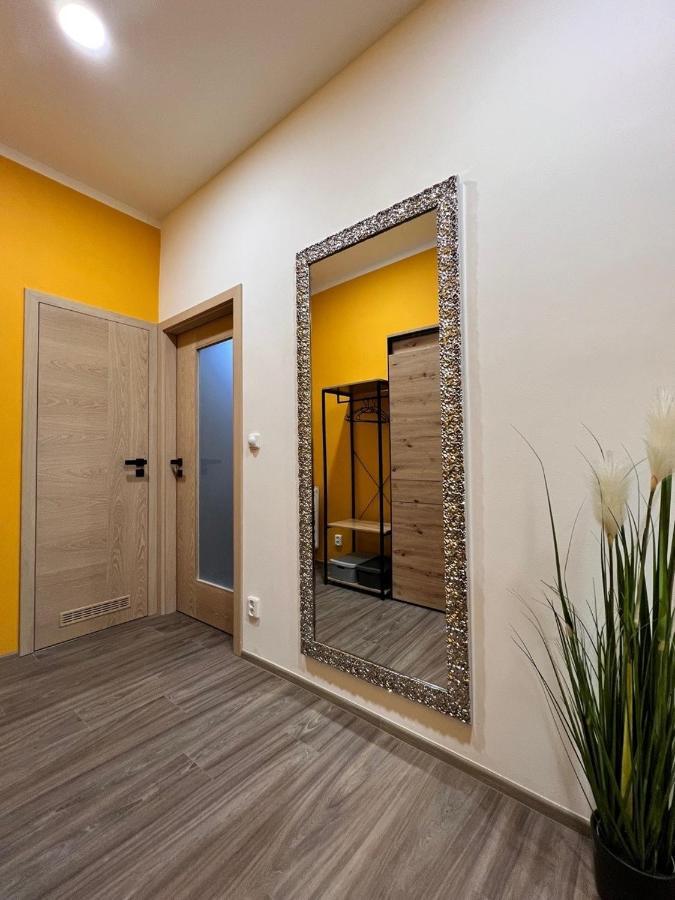 Prague's Hidden Pearl Apartamento *